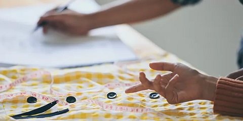 Low MOQ Clothing Manufacturer: How to Get Major League Quality in a Small Batch